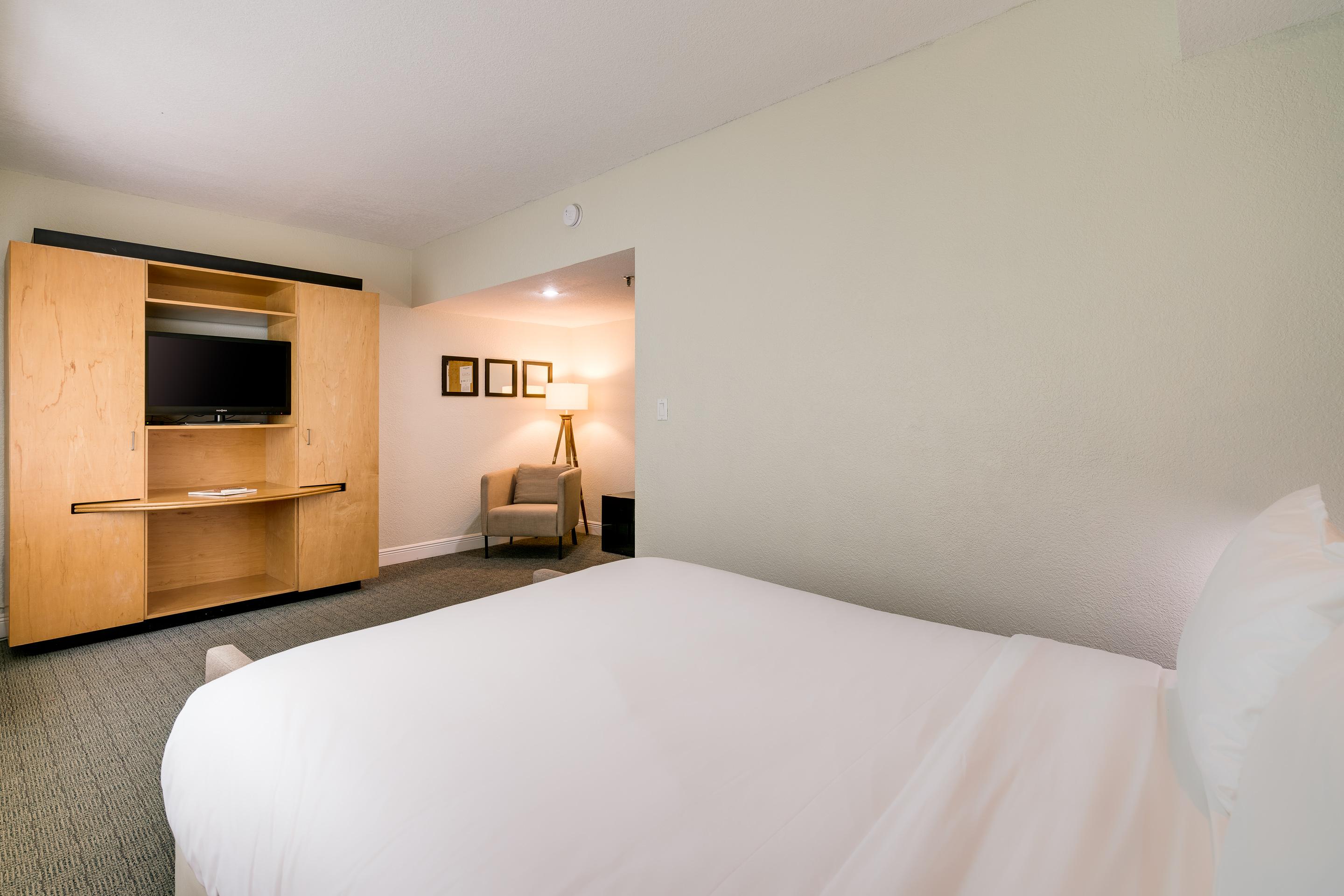 Crest Hotel Suites Маямі-Біч Екстер'єр фото