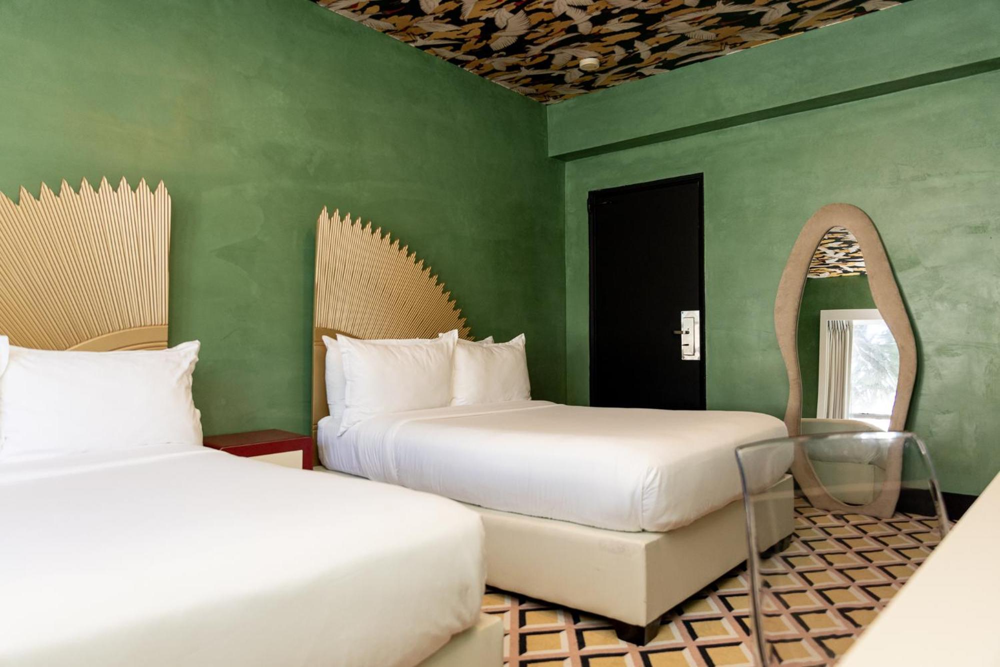 Crest Hotel Suites Маямі-Біч Екстер'єр фото