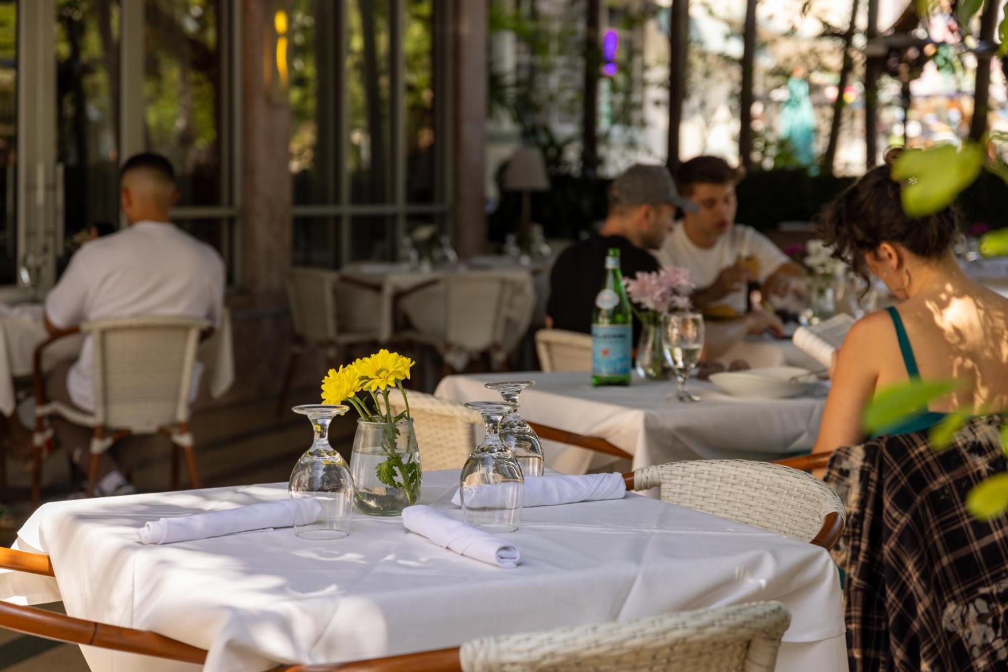 Crest Hotel Suites Маямі-Біч Екстер'єр фото