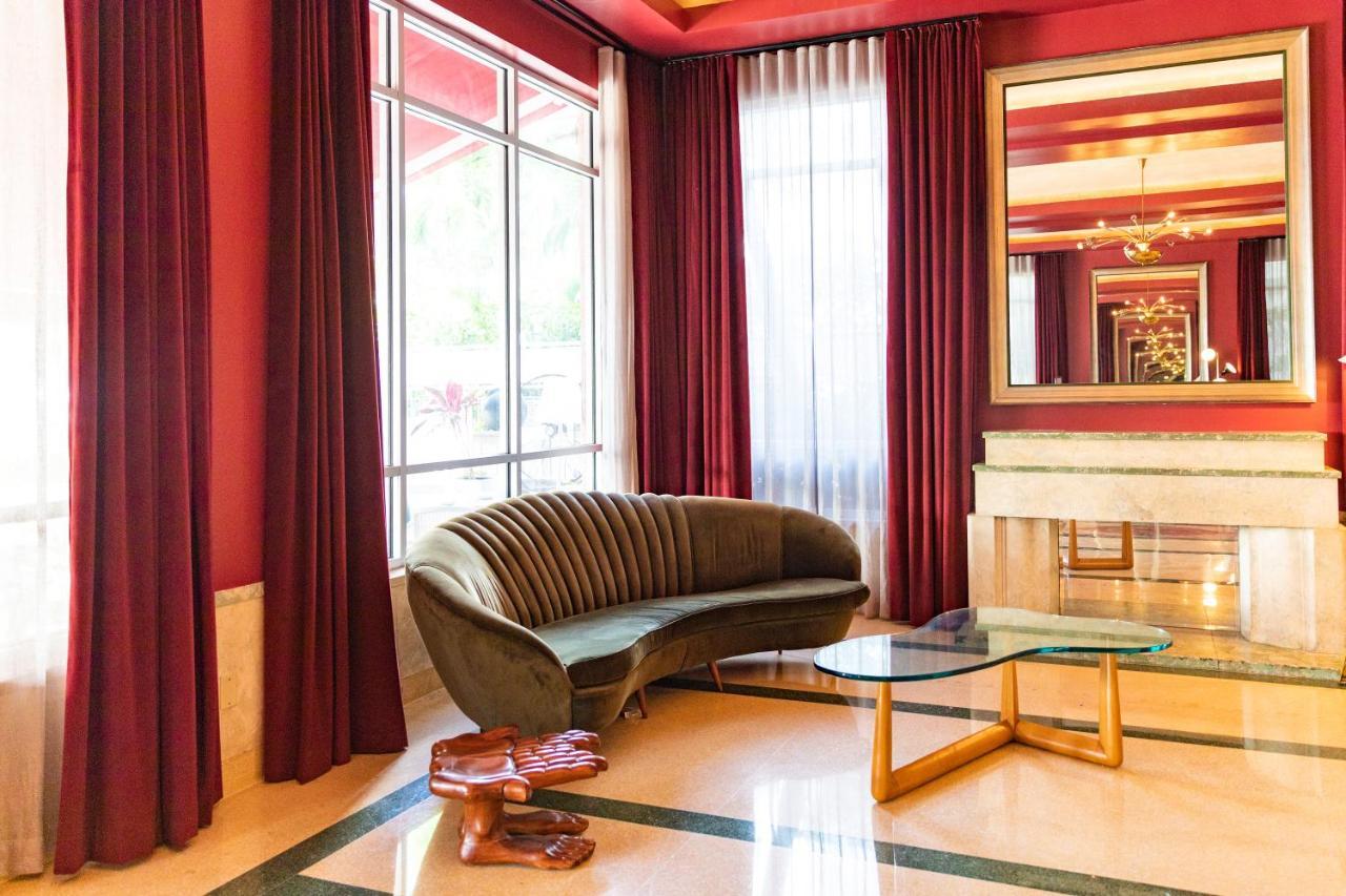 Crest Hotel Suites Маямі-Біч Екстер'єр фото