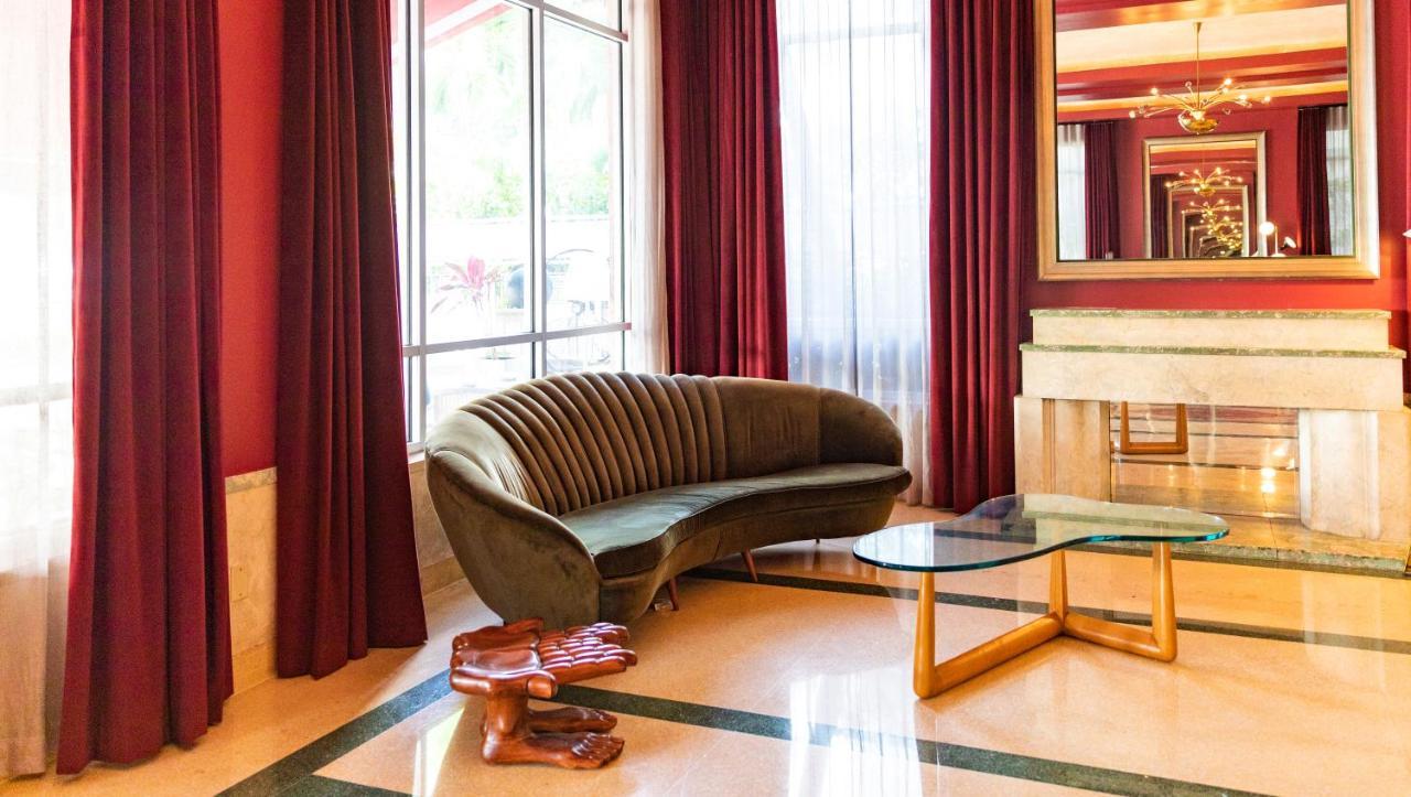 Crest Hotel Suites Маямі-Біч Екстер'єр фото