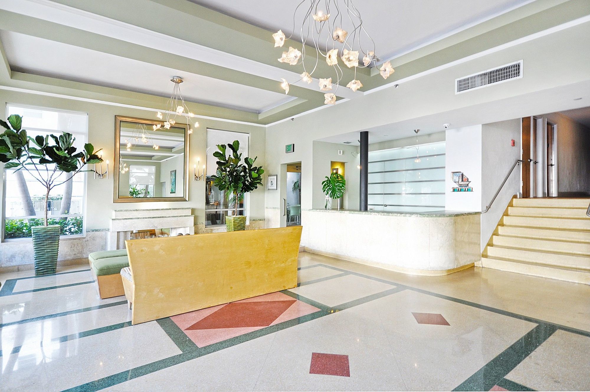 Crest Hotel Suites Маямі-Біч Екстер'єр фото